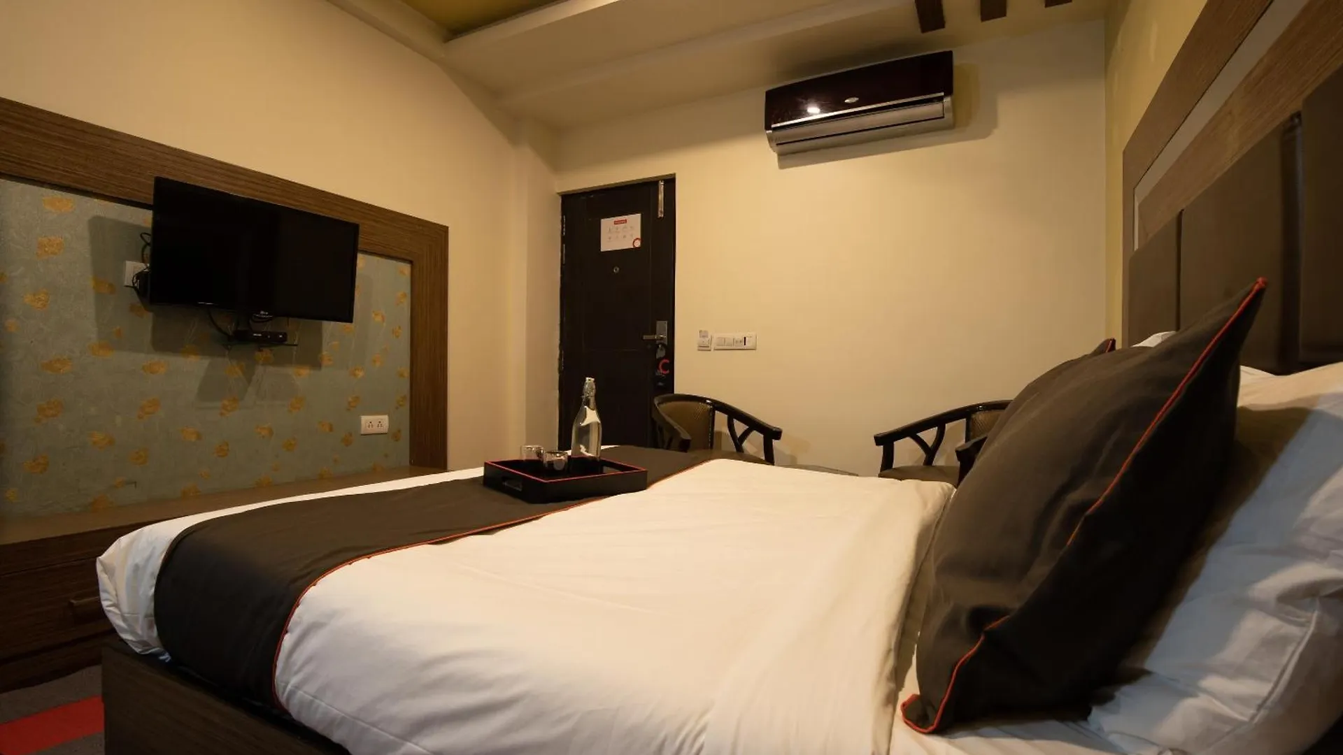 Collection O 80092 Palace Inn Mysore India
